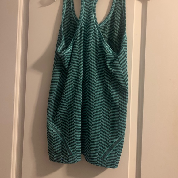 Lululemon tank - Picture 6 of 6